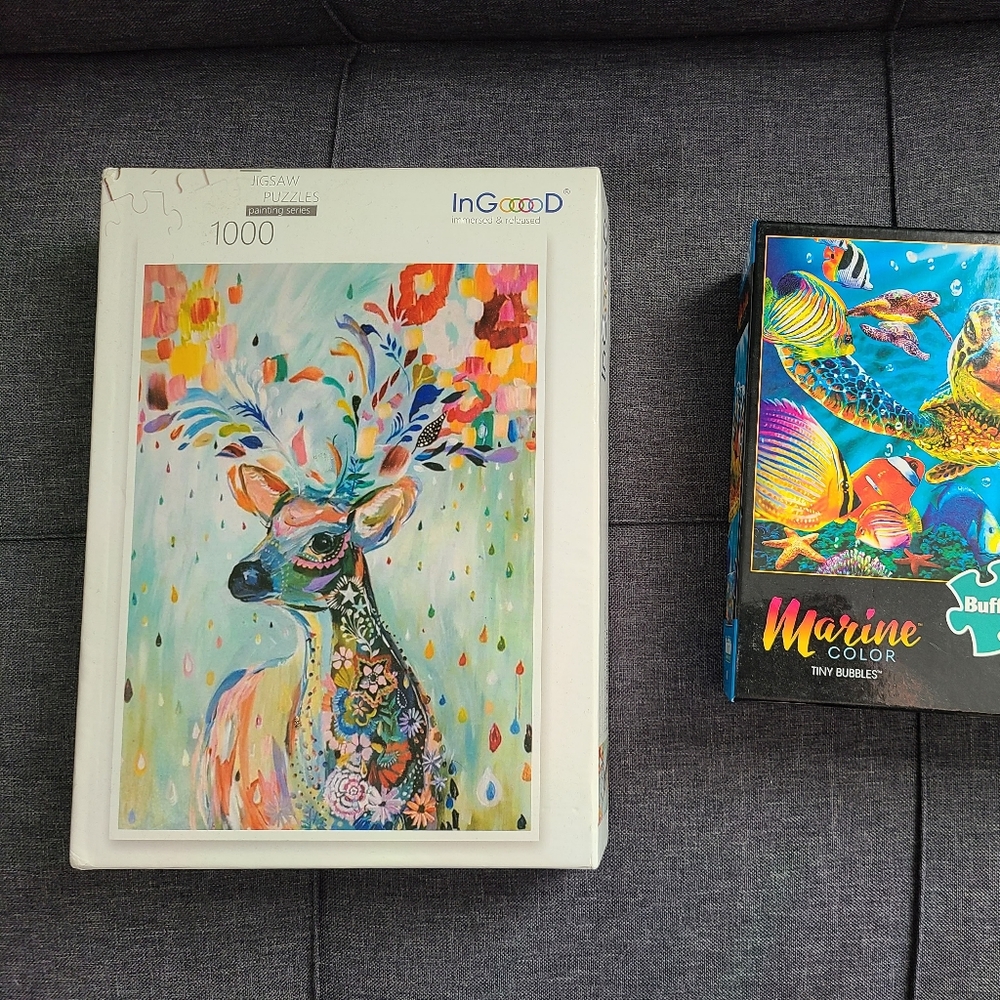 Two 1000 piece jigsaw puzzles - Picture 1 of 2
